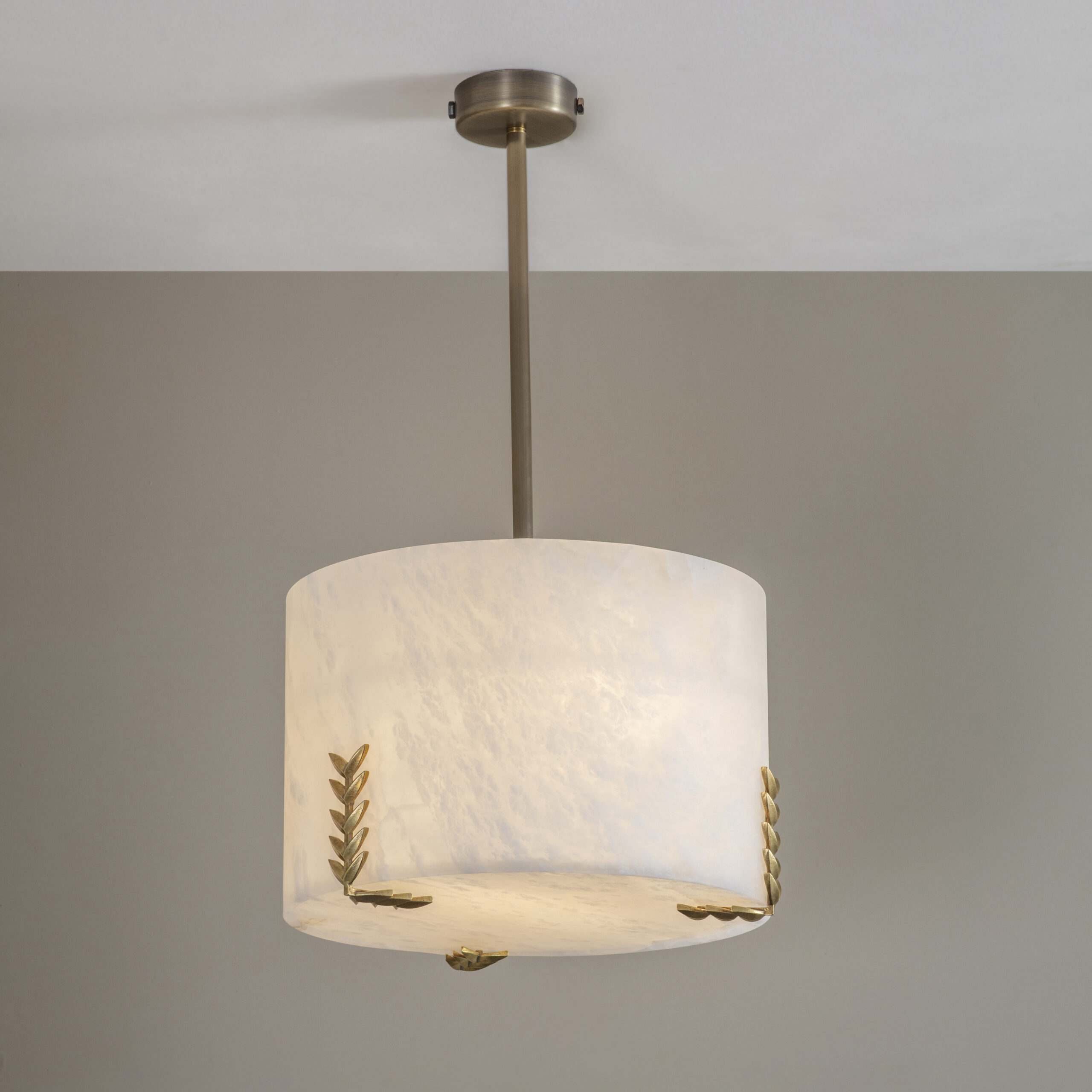 Large Alabaster with Leaf AB SQ